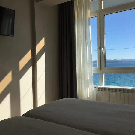 La Cruz Hotel *